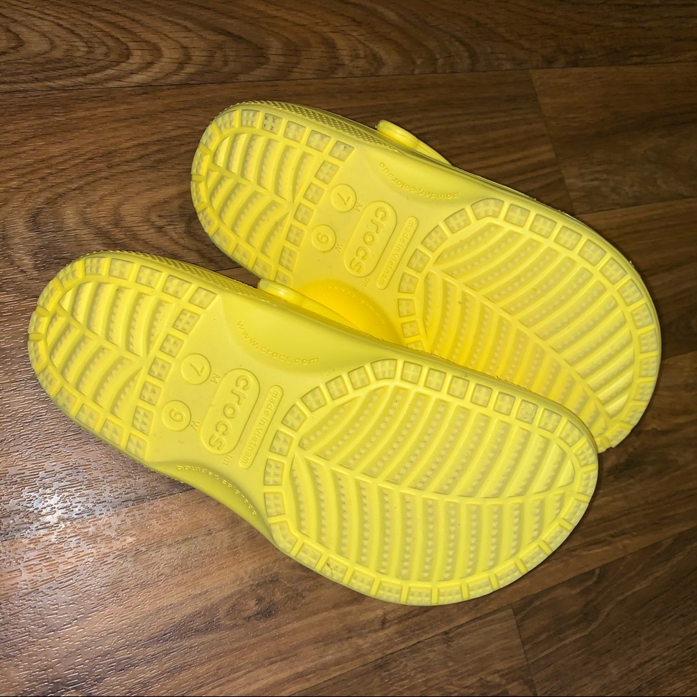 Yellow Crocs - Picture 3 of 4